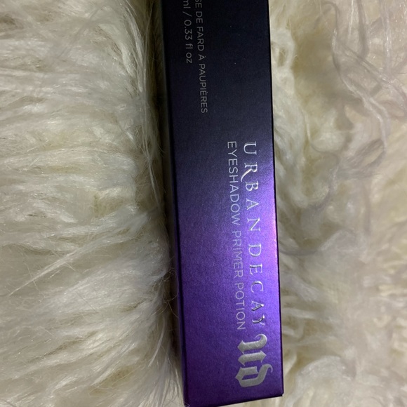 Urban Decay Eyeshadow Primer Potion - Picture 2 of 3